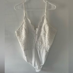 Boohoo White Bodysuit, Size: 24